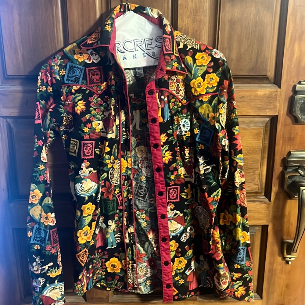 Women’s XS CR button down